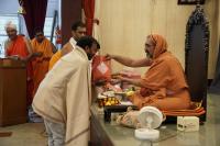 HH Swamiji felicitates the Bengaluru Math Renovation team